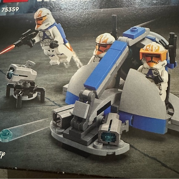 Retired LEGO Star Wars 332nd Ahsoka’s Clone Trooper - 75359 | New in Box - Picture 5 of 7